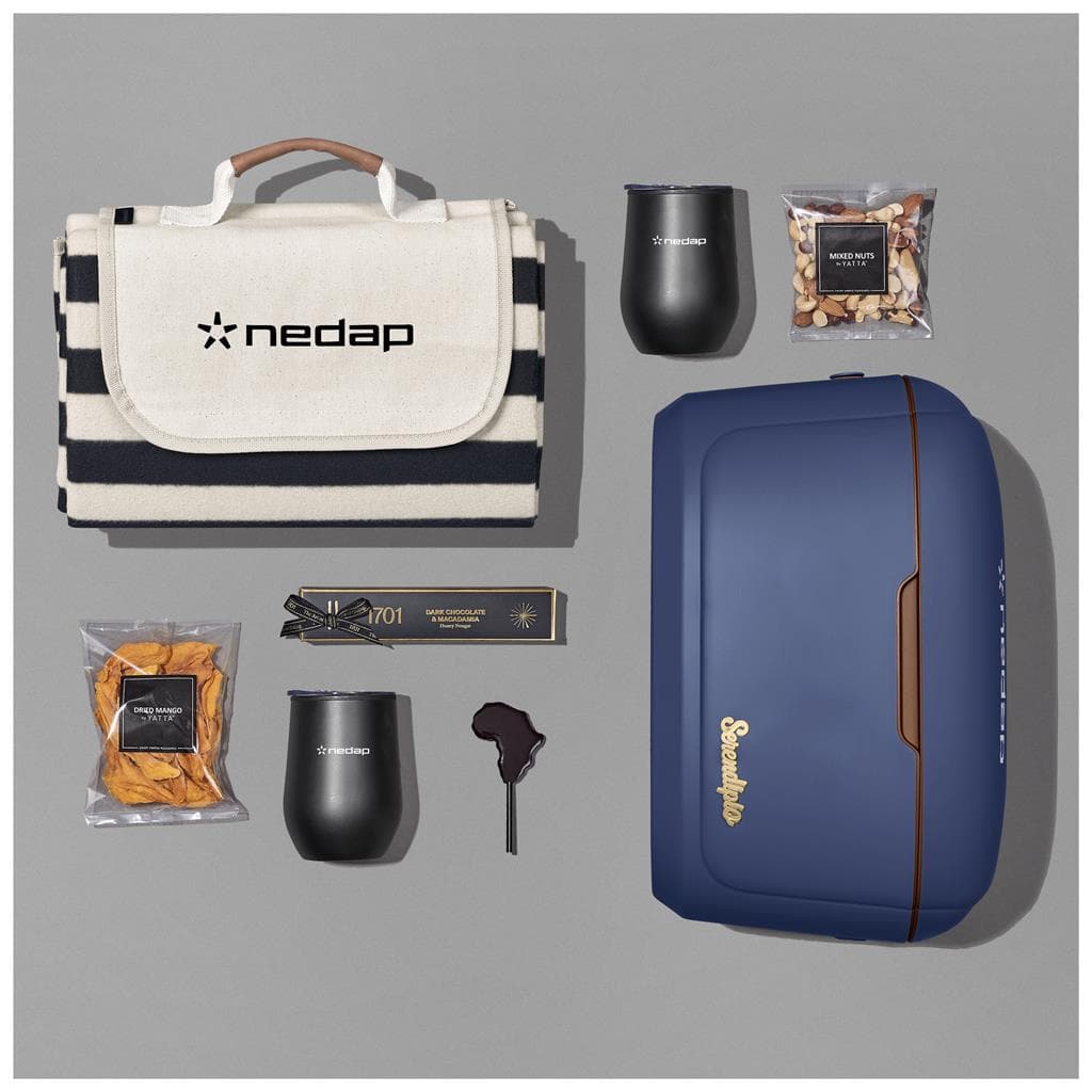 Yatta Outdoor Indulgence Hamper 16