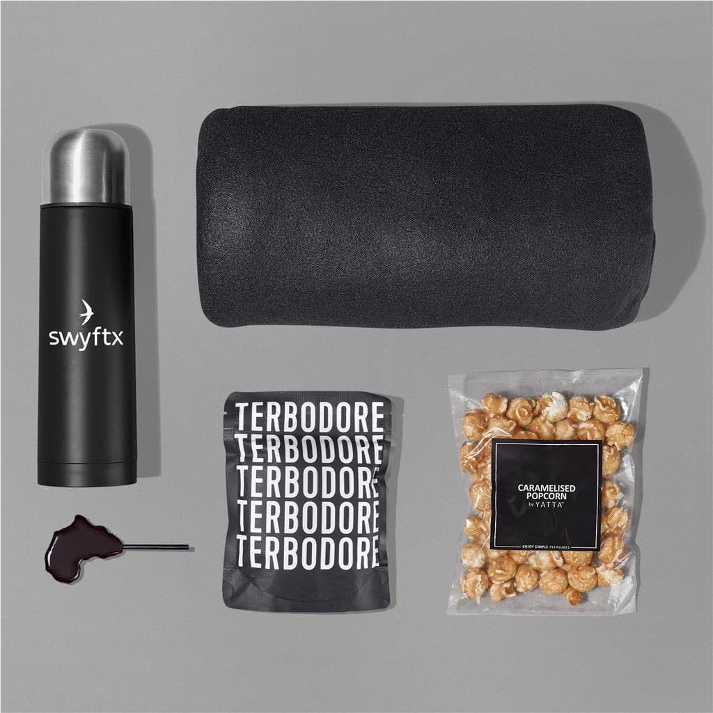 Yatta Charming Cuddle Hamper 6