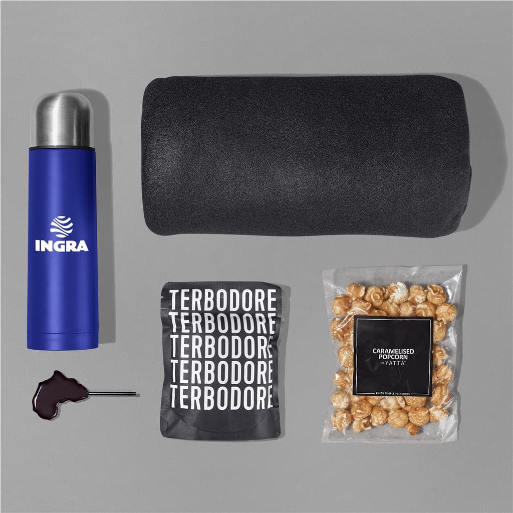 Yatta Charming Cuddle Hamper 10