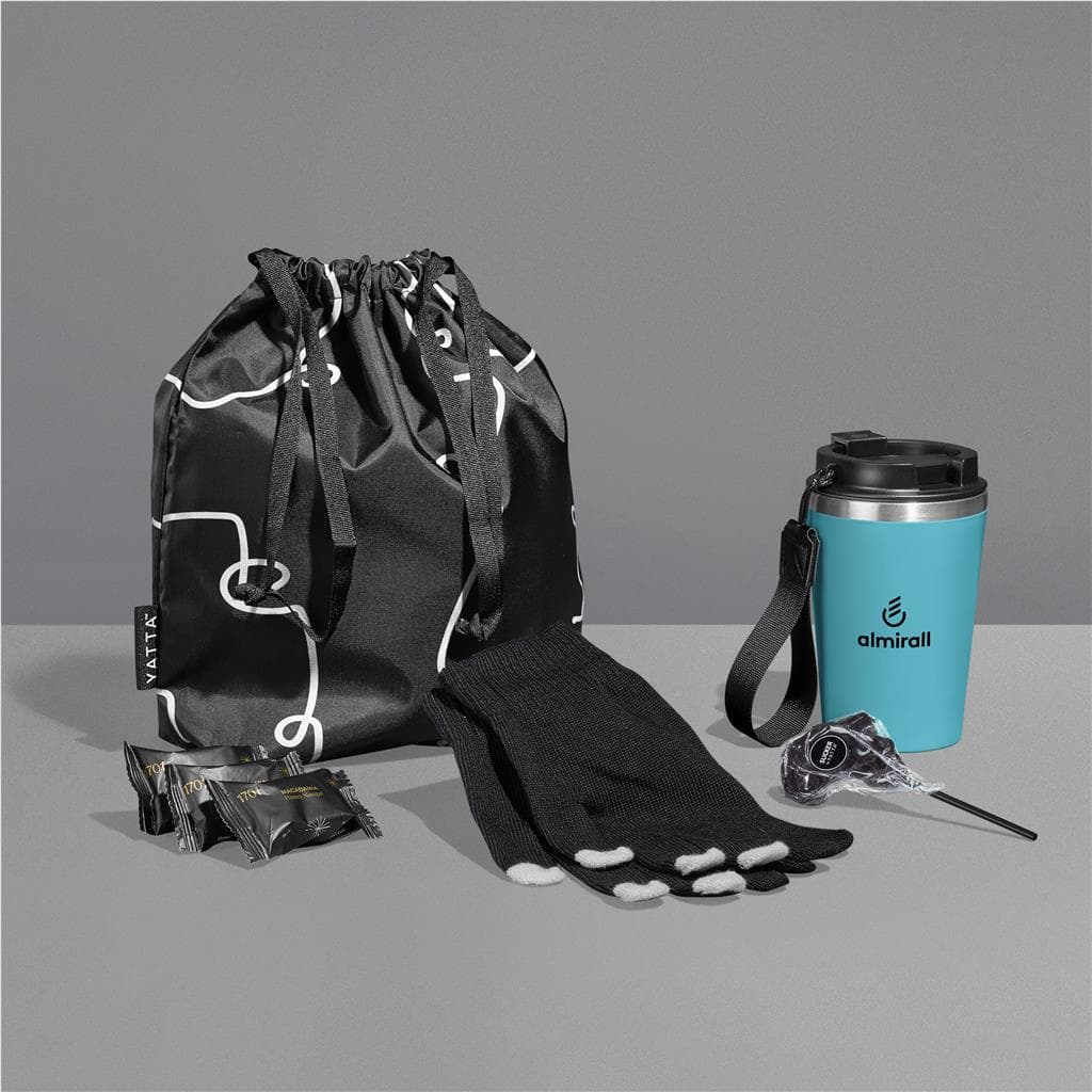 Yatta Cute & Cosy Hamper 1