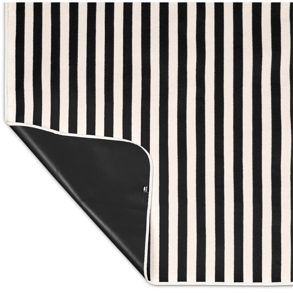 Serendipio Brookhill Picnic Blanket 2