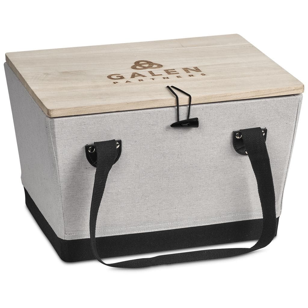 Serendipio Willow 4-Person Picnic Basket 8