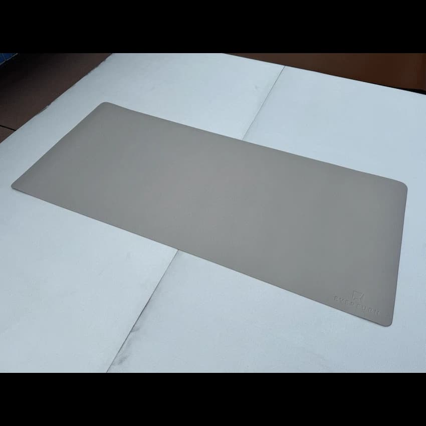 Everfurn Prime Faux Leather Desk Mat 23