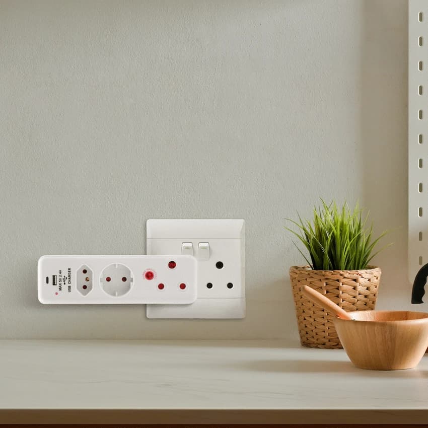 Ellies  3 Way Medium Surge adaptor Schuko,with type C + USB 14