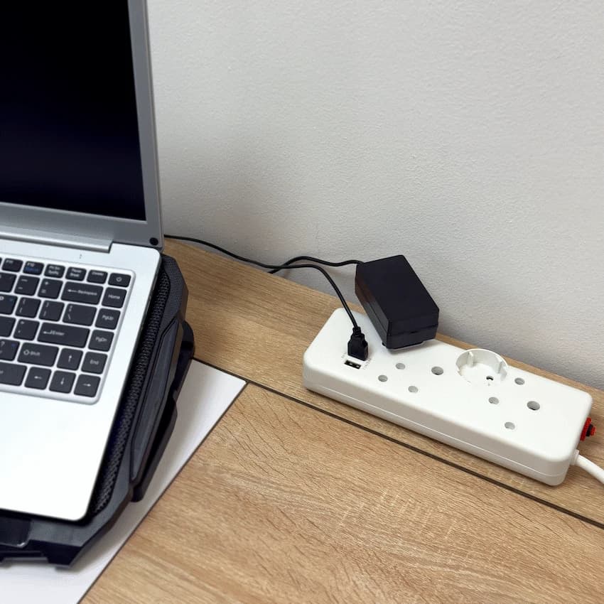 Ellies 4-Way Multiplug - 2 x USB 2.4a - 0.4m 11