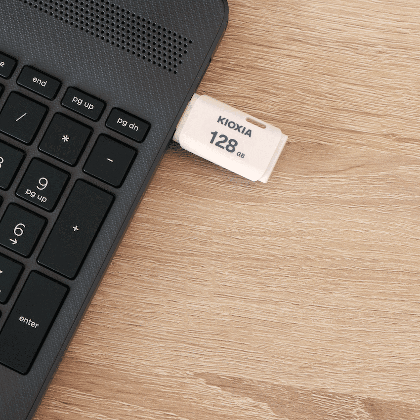 Kioxia 128GB USB 2.0-White 6