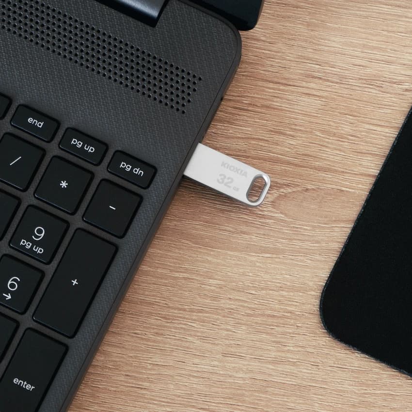 Kioxia U366 USB 3.2 32gb Metal 3