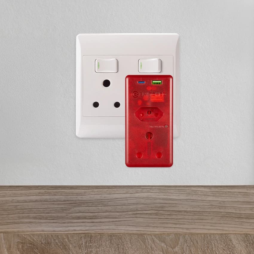 Switched High Surge Multi Adaptor with USB + Type-C PD20W 8