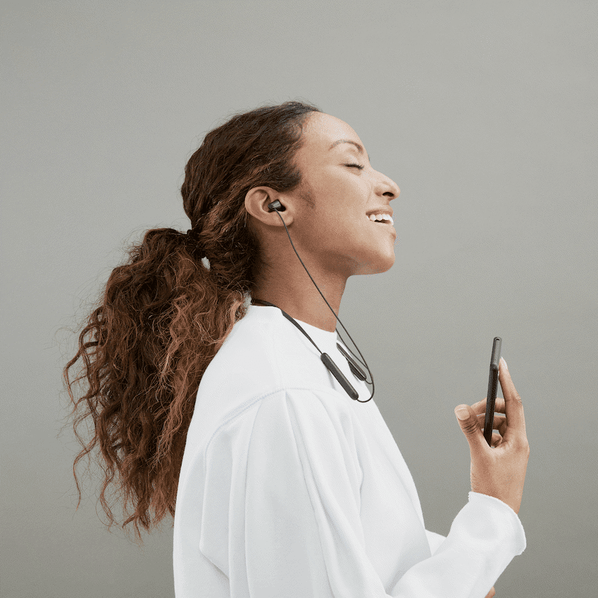 Sony WI-C100 (Black) Wireless Earphones 4