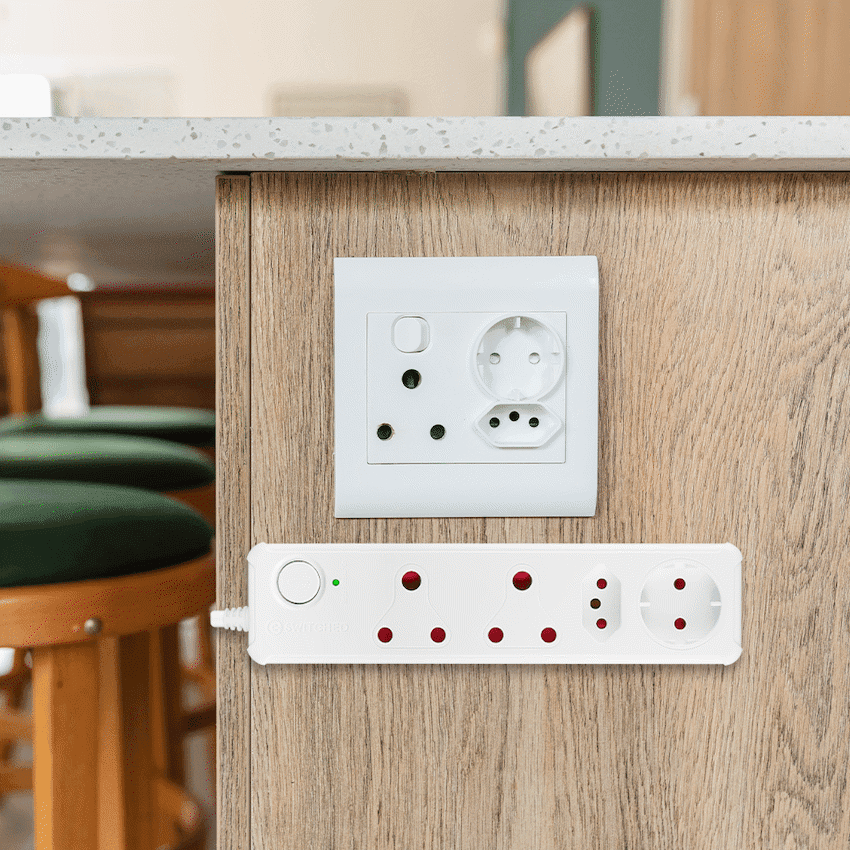 Switched 4-Way Medium Surge-Protected Multiplug 0.5m Cord - White 7