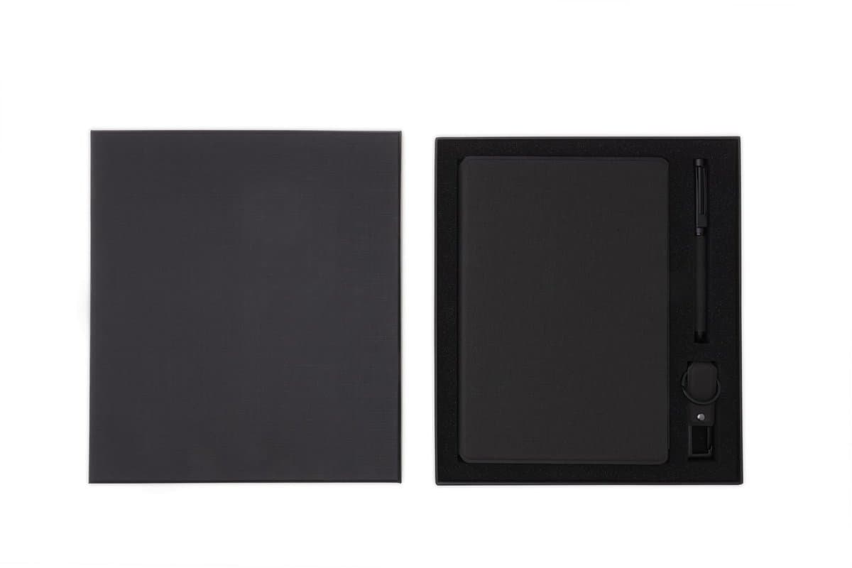 LENZEN - CHANGE ZERO Sustainable Gift Set with Refillable Notebook, Pen & USB Keychain - Black 8