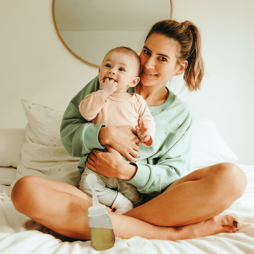 Pigeon - Weaning Bottle + Spoon (D328) 5