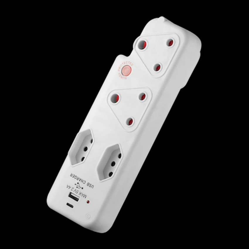 Switched 4-Way Medium Surge Adaptor with Type-C + USB 5