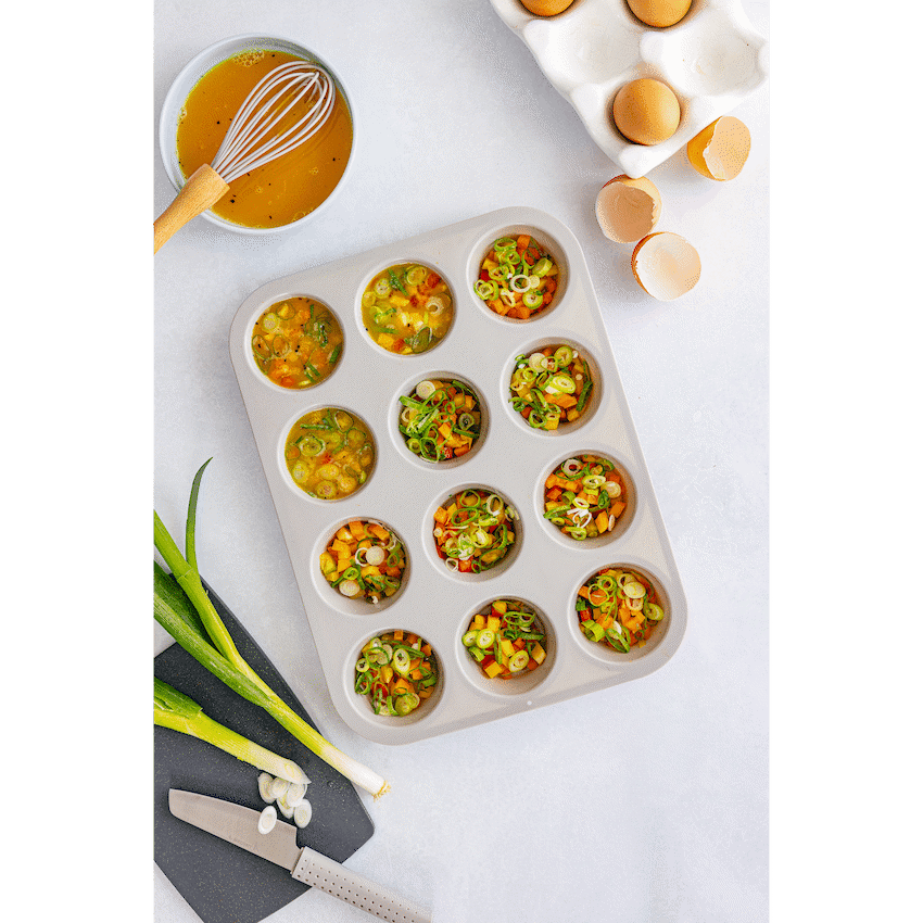 Kitchen Inspire 12 Cup Muffin Pan 3