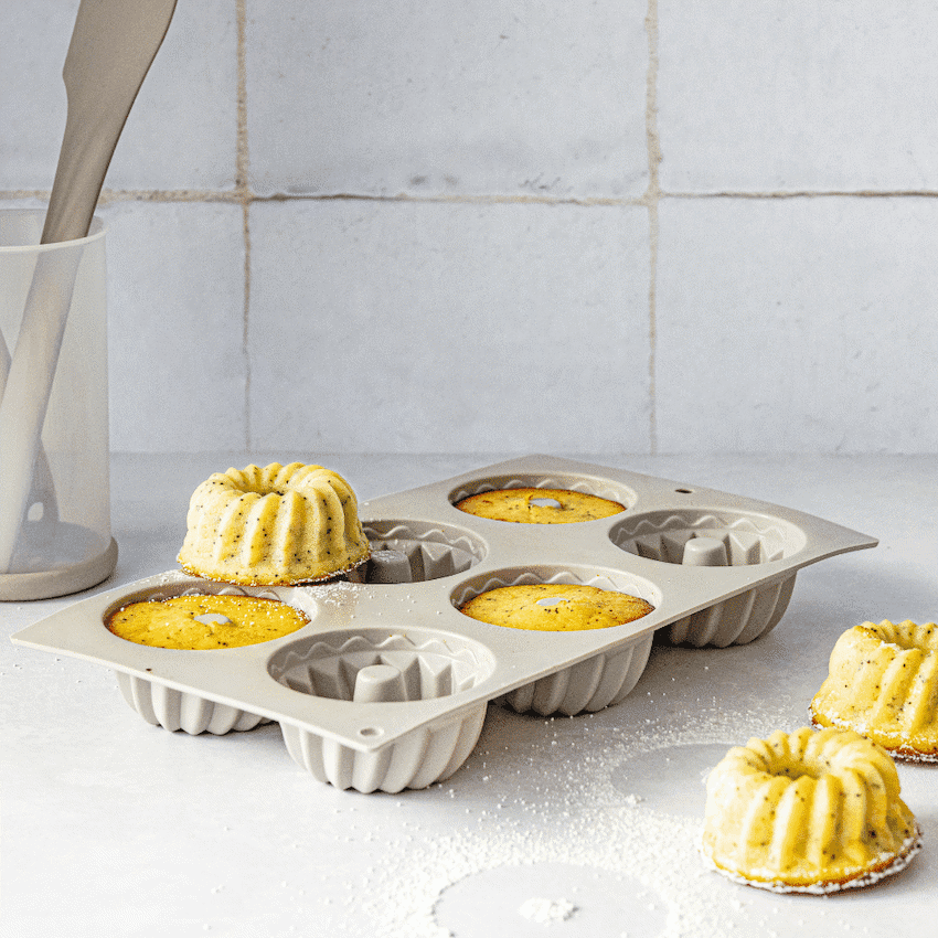 Kitchen Inspire Crown Muffin Pan ( Order in Qty of 6) 6