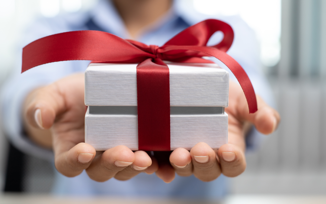 10 Reasons to Give Branded Corporate Gifts