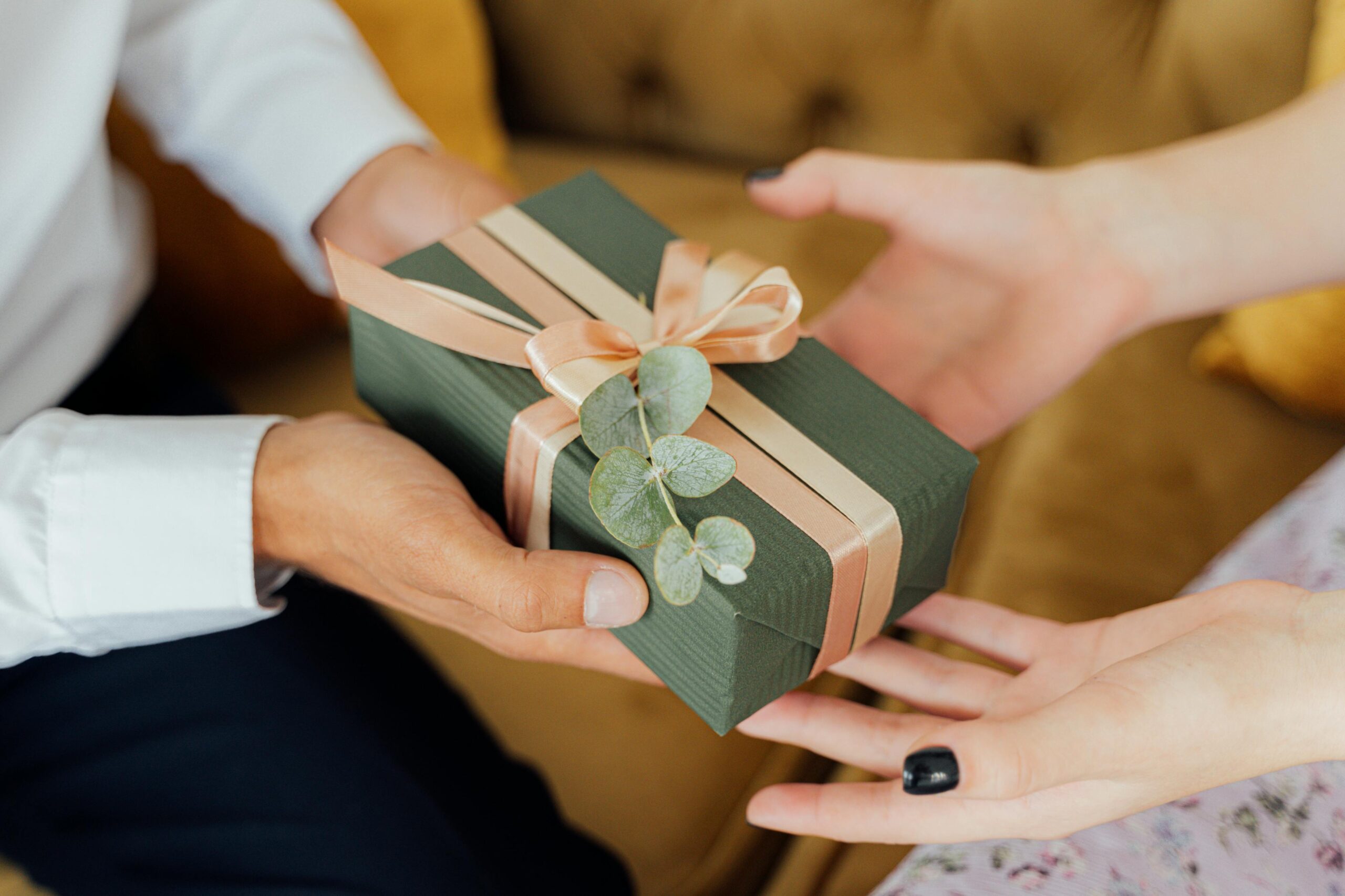 Best work anniversary gift ideas for employees