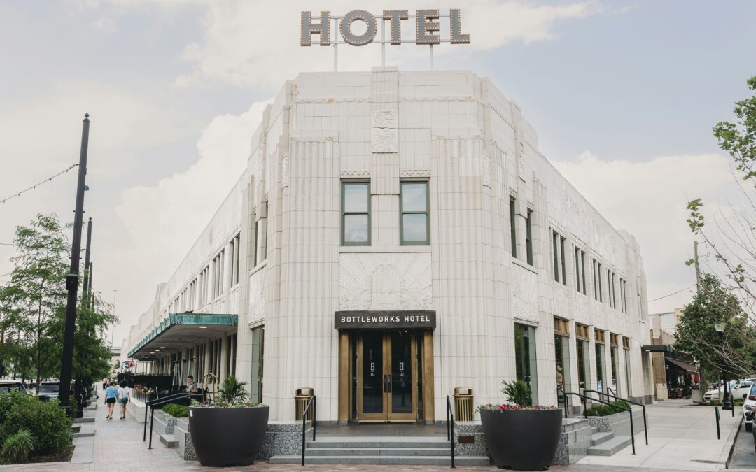 10 Hotel Welcome Gift Ideas for Guests